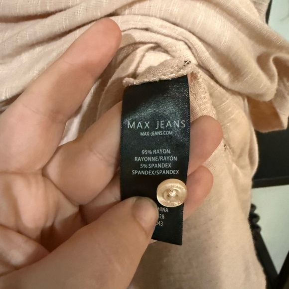 Max Jeans Pink Sleeveless Embellished Blouse size medium - Picture 6 of 7